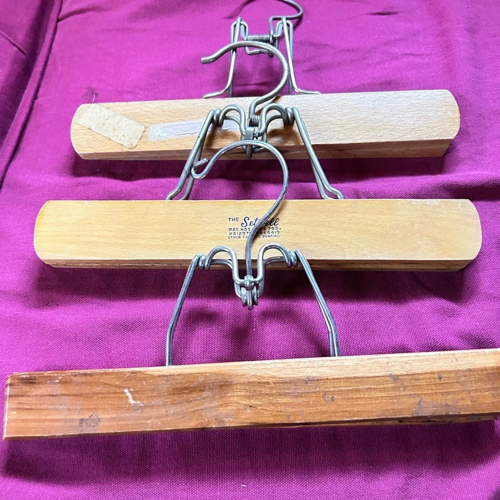 Setwell Wooden Hanger with Metal Clips